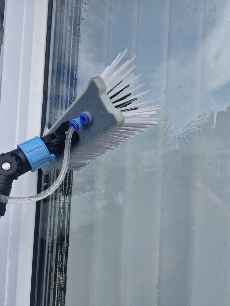 Purified water rinses off and dries without streaks